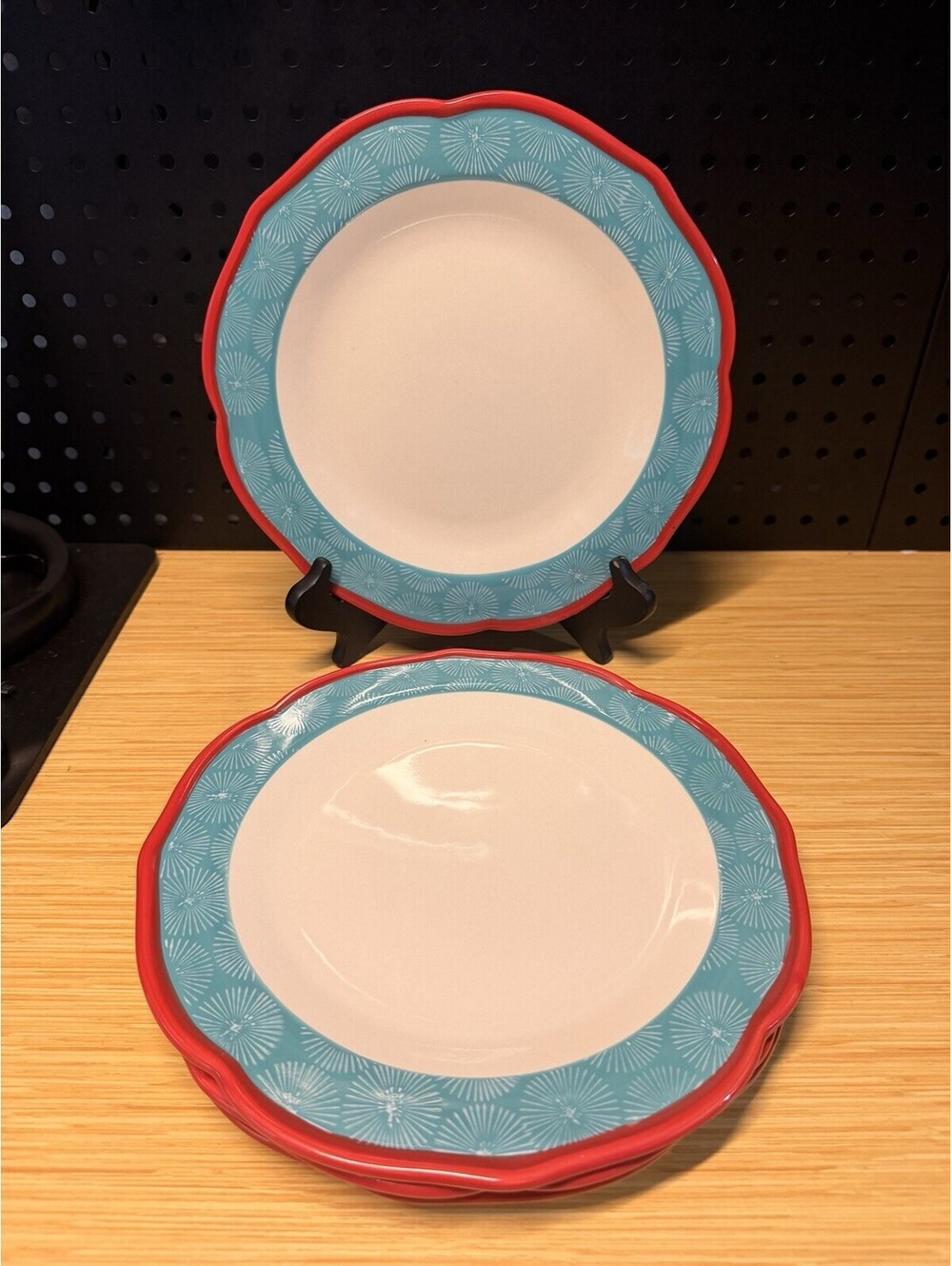 Pioneer Woman Happiness Dinner Plates 10.5" Set of 4 Red Scalloped Rim